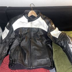 Dainese Zen EVO Perforated Leather Jacket Black/White 54 EU