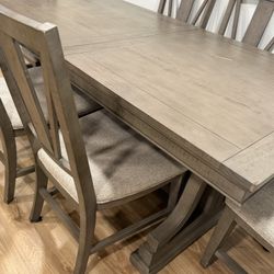 Mor Furniture Dinning Table