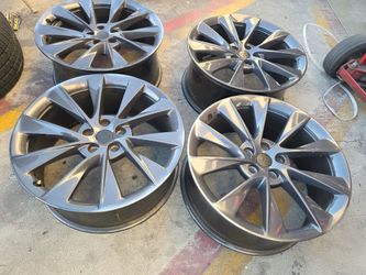 ORIGINAL 21" Staggerd TESLA MODEL S Wheels only