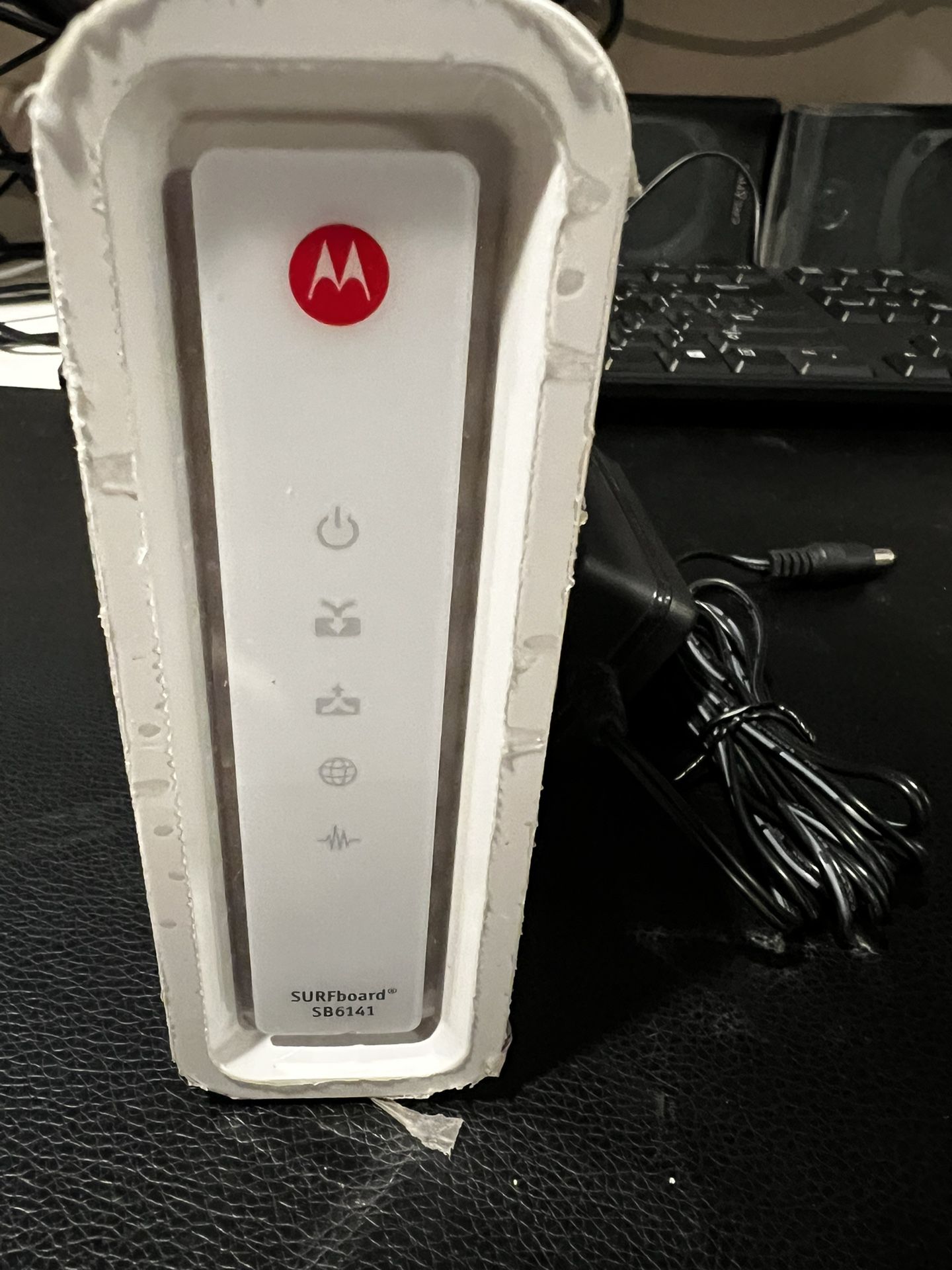 Motorola ARRIS SURFBoard SB6141 DOCSIS 3.0 Cable Modem
