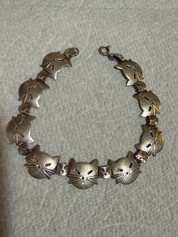 925 Sterling Silver Cat Face Link Bracelet – 8” Long