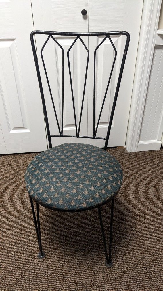 Vintage Mid-century Metal Dining / Patio Chairs