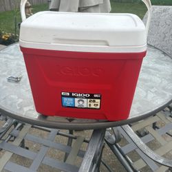 28 Inches  Igloo Cooler