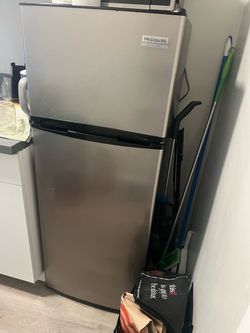Compact Refrigerator