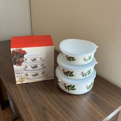 Brand New Mixing Bowl Set For $10