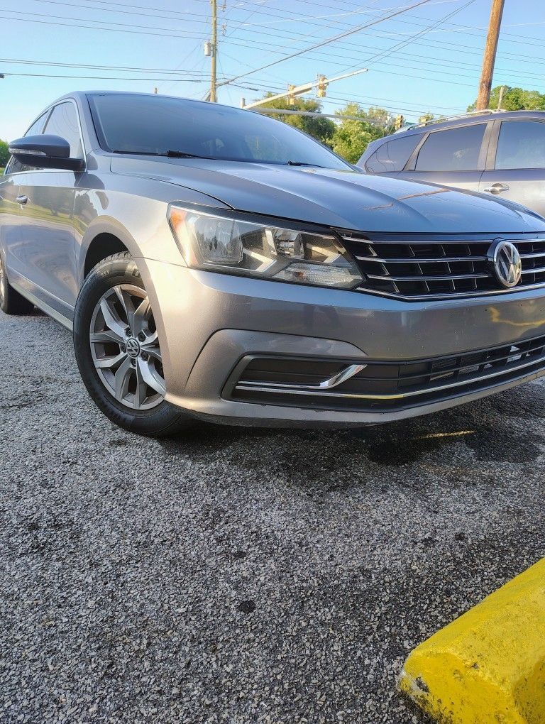 2017 Volkswagen Passat