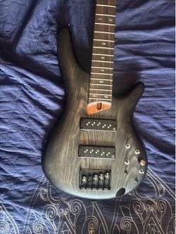 Ibanez SR605e 5 String Electric bass