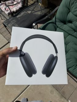 New Apple AirPods Max USB-C