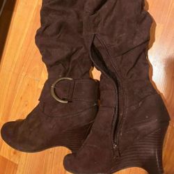 Women's Boots Size 8