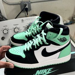 Mens TIFFANY JORDAN 1S EXCELLENT CONDITION SIZE 9.5 $125 🚩‼️