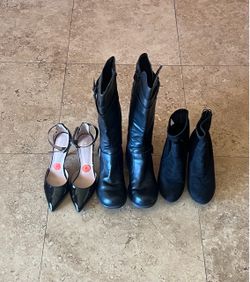 Botas Negras Altas - Size 7.5M $20 , Botas Negras Cortas De Suede - Size 8 M $10 , Zapatillas Negras Madden Girl - Size 7 $ 10 .