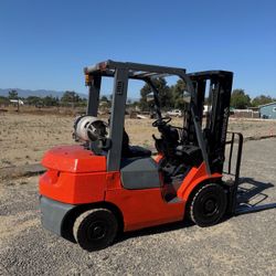 Forklift 