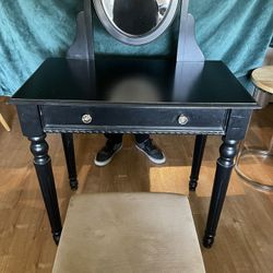 Wood Vanity Set W/stool 
