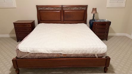 Traditional Cherry Wood King Bed + Mattress + 2 Matching Nightstands