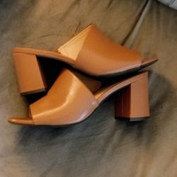 TAN CHUNKY HEELS/ SLIDES 8.5 8 1/2 ADRIENNE VITADINI