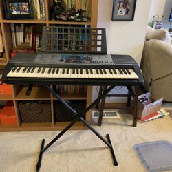 YAMAHA PSR- 225 GM 61 Key Educational Keyboard