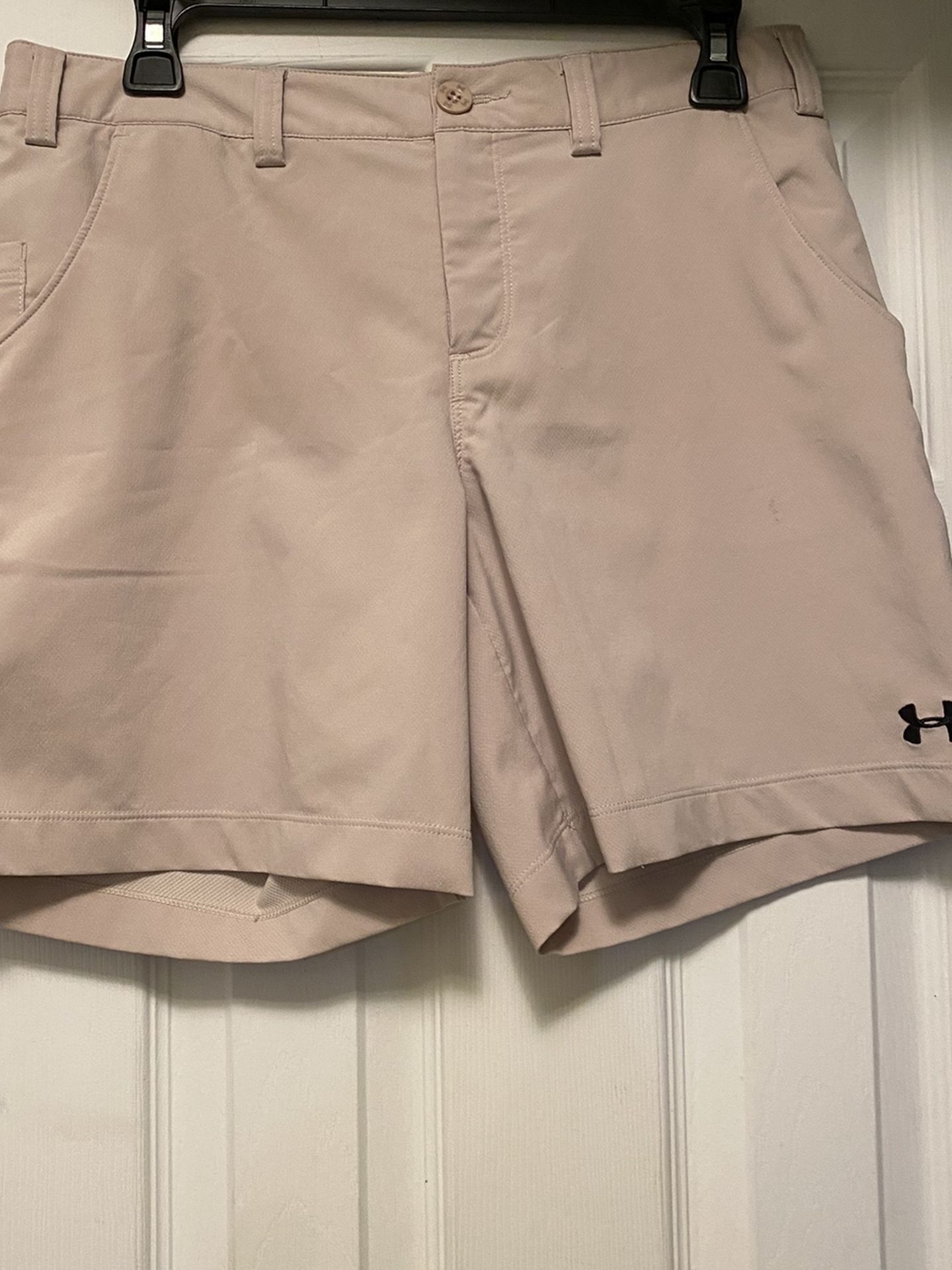 Ladies Under Armour Shorts Size 8