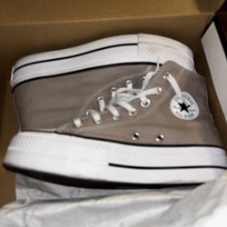 Chuck Taylor’s Size 6