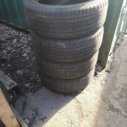 255 55 20 (4) high tread all season used tires FREE installation