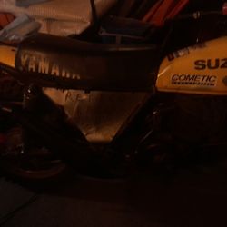 Susuki Apachi Moter Cycle 600 Dallers Needs Clutch Runs Good