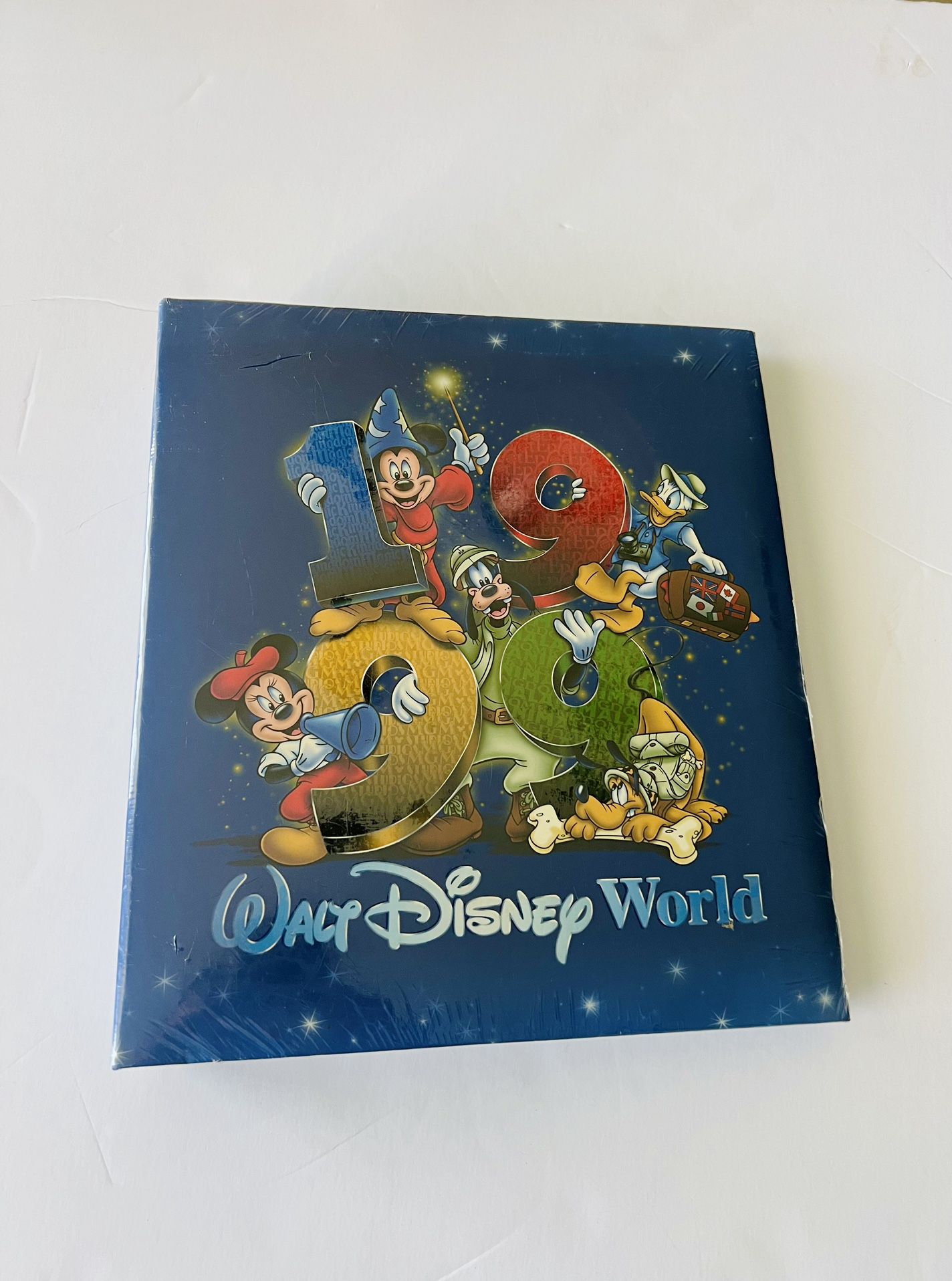 New 1999 Disney World Binder 