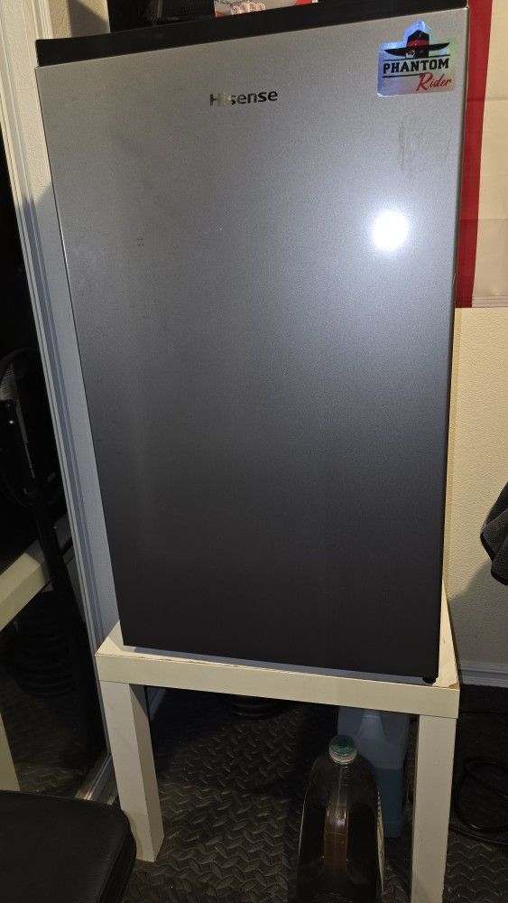 Hisense Mini Fridge 