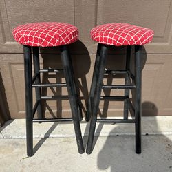2 Wooden Stools In Good Condition 