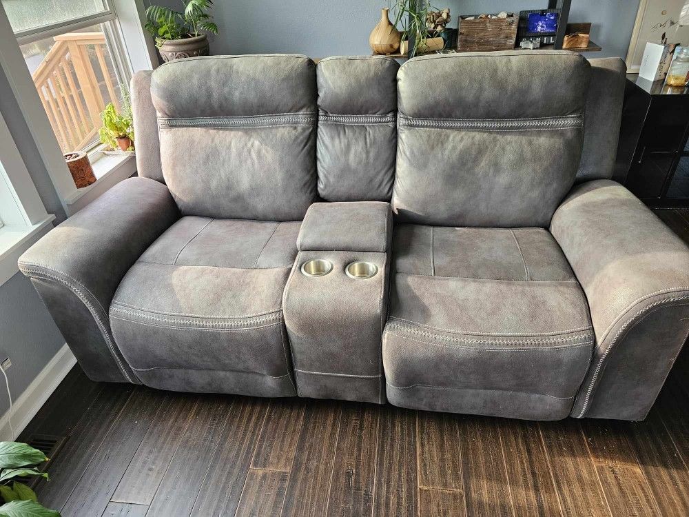 2 Gray , Microfiber, Electric Recliner Couches for Sale in Everett, WA OfferUp