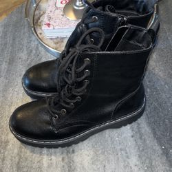 Women’s Boots 8.5 