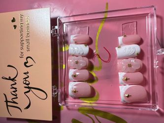 Press on nails