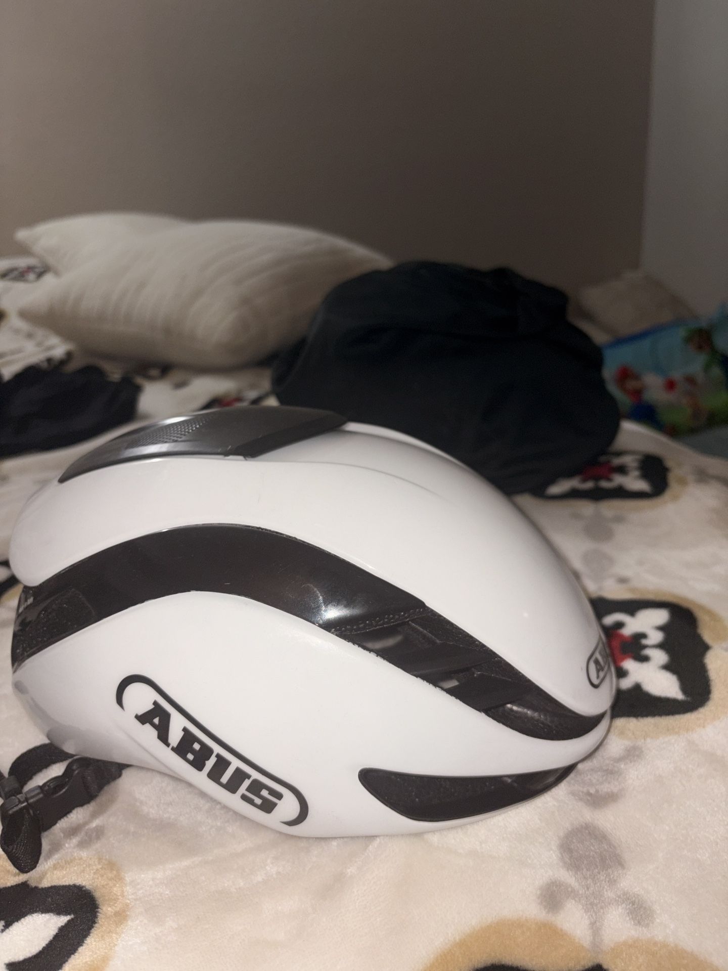Oakley MIPS & Abus Helmet