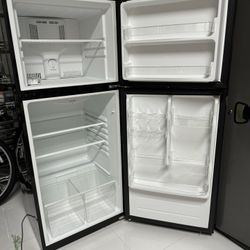 Vissani Fridge - Black