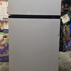 Refrigerator LG