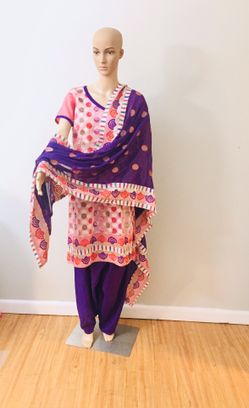 Pakistani 3 pc embroidery shalwar kameez