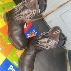 Work Boots Size  8D