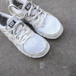 Nikes Size 6.5 In Boys