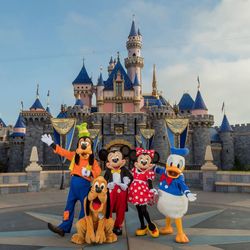 Disneyland 2 Day Ticket With Admission To 1 Park Per Day