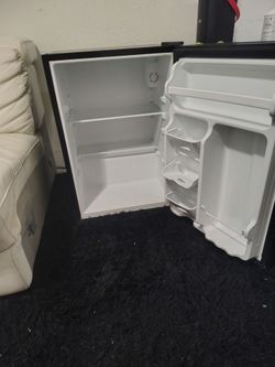 Mini refrigerator