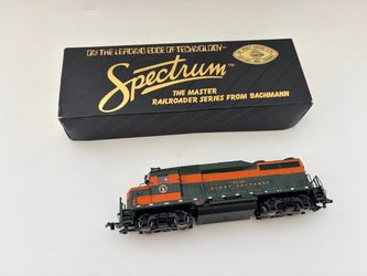 SPECTRUM ~ GREAT NORTHERN GP-30 POWERED LOCOMOTIVE # 3000 ~HO SCALE