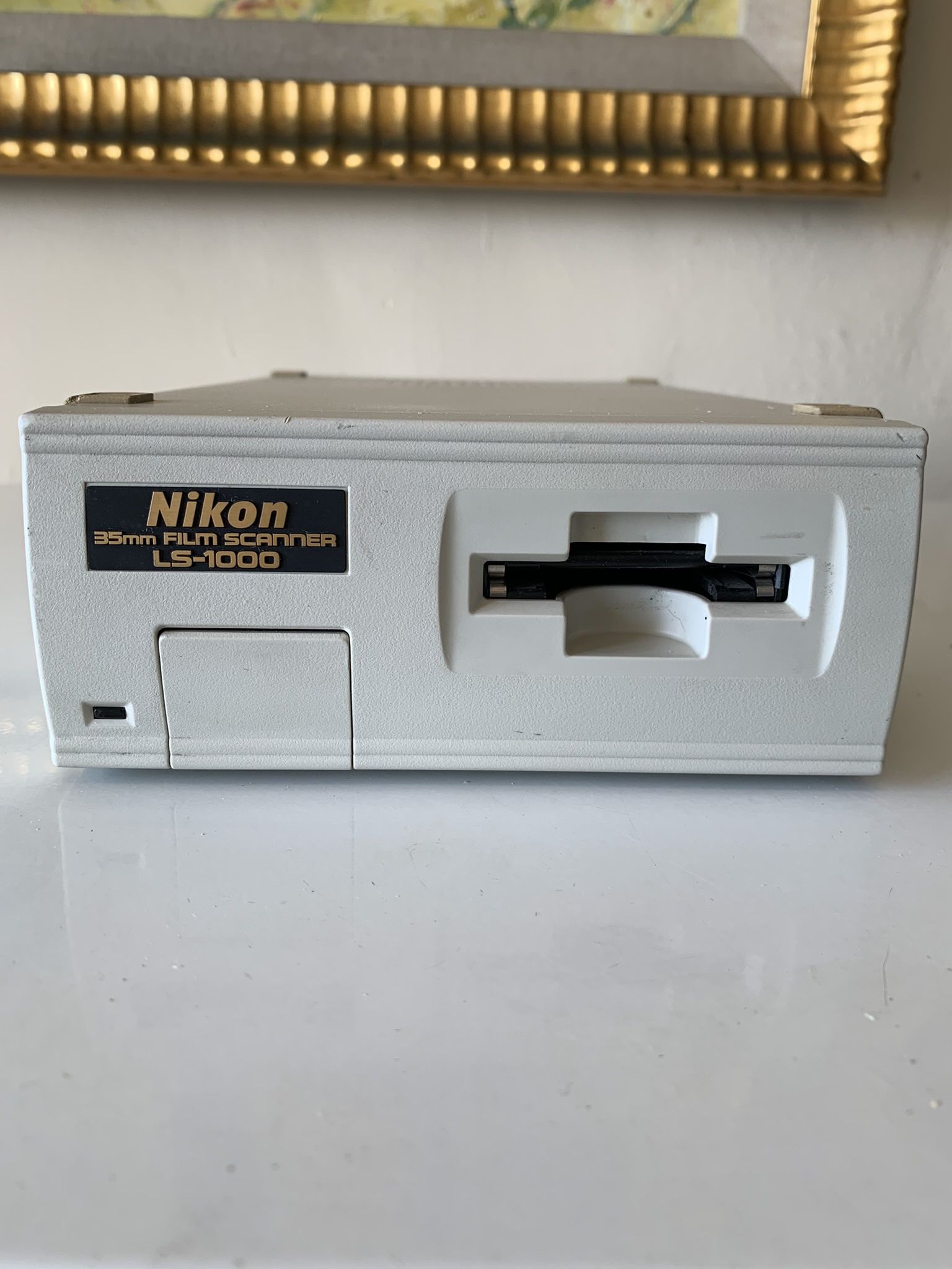 Nikon LS-1000 35mm SCSI Film Scanner