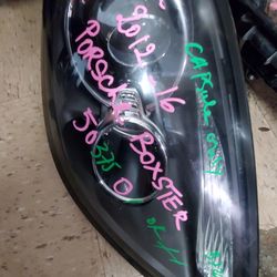 2022-24 Porsche Macan right headlight