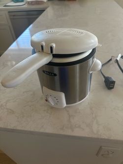 Small Bella electric fryer