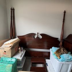 Vintage Kincaid antebellum Bedroom Set. 