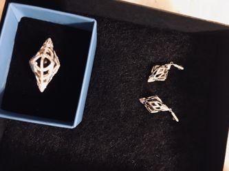 Sterling Silver Ring with mother of pearl ( in midd) w matching diamond chip earrings