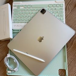 iPad Pro 12.9” (M1 chip / 2021) 5th Generation 128GB with  keyboard case and pen & Accessories 