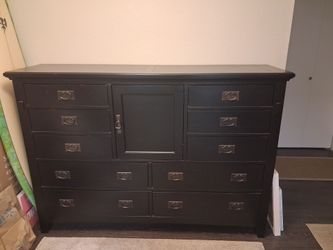 Dresser