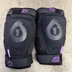 AVAILABLE - Six Six One Brand Mountain Bike Or BMX Knee Pads