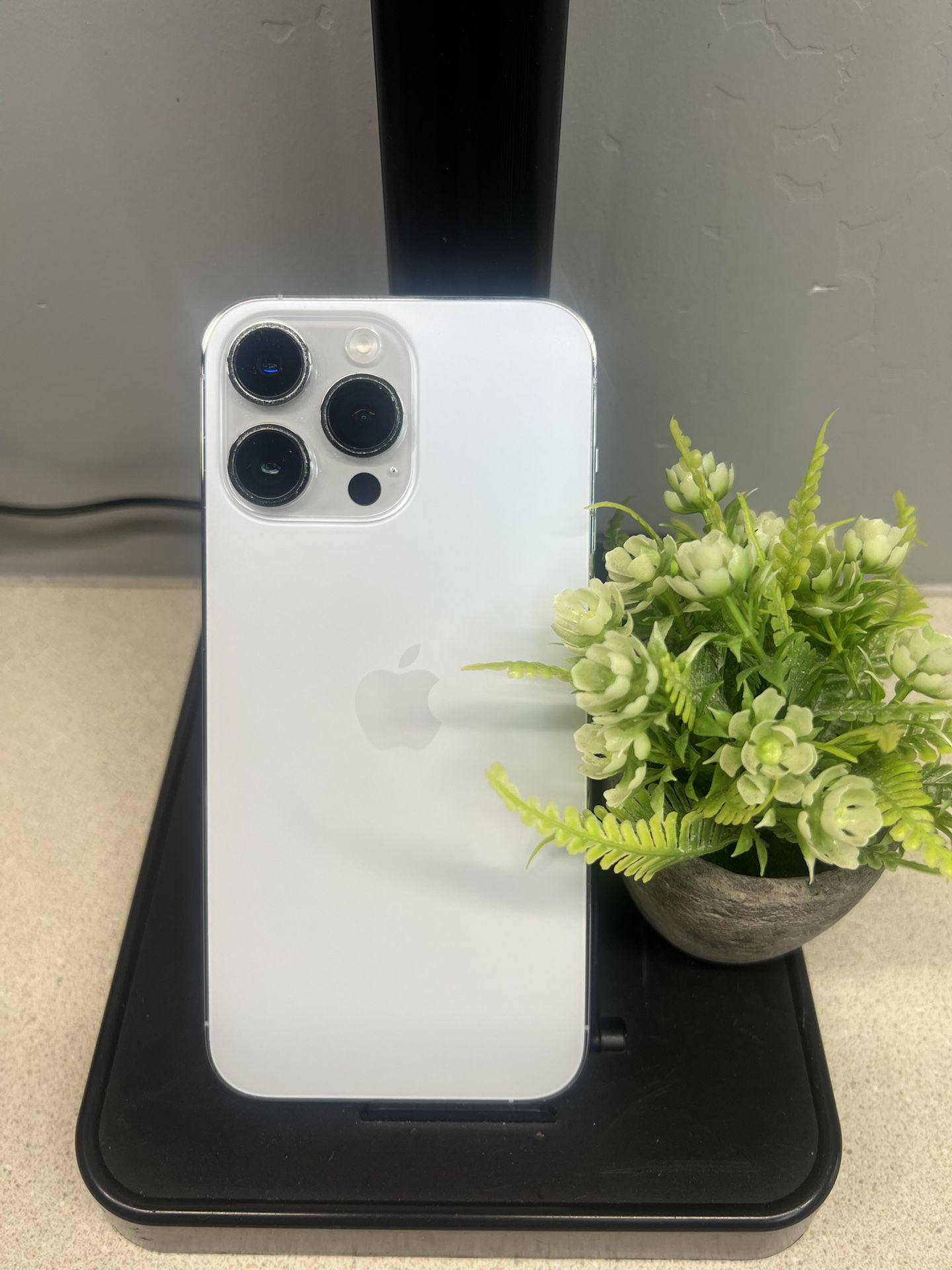 iPhone 15 Pro Max 1TB UNLOCKED