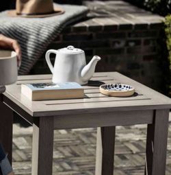 New in box Yardbird Eden Outdoor Side Table