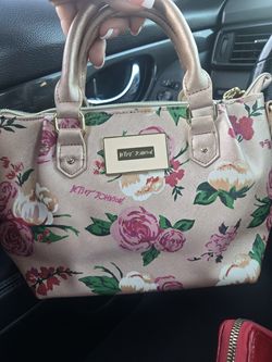 Small Betsey Johnson purse no flaws see all pics